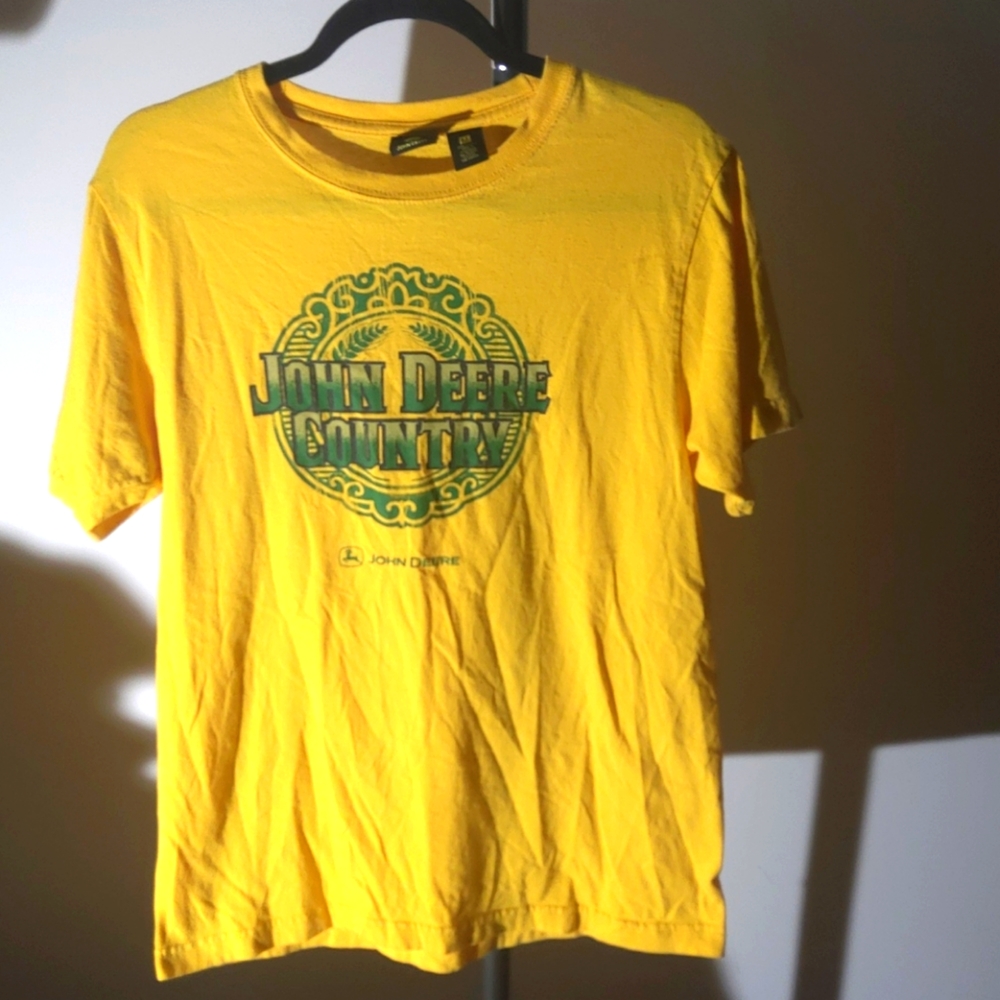 Medium John Deere t-shirt